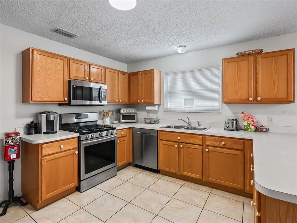 待售: $359,000 (3 贝兹, 2 浴室, 1993 平方英尺)