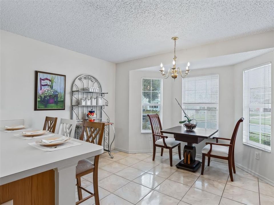 待售: $359,000 (3 贝兹, 2 浴室, 1993 平方英尺)