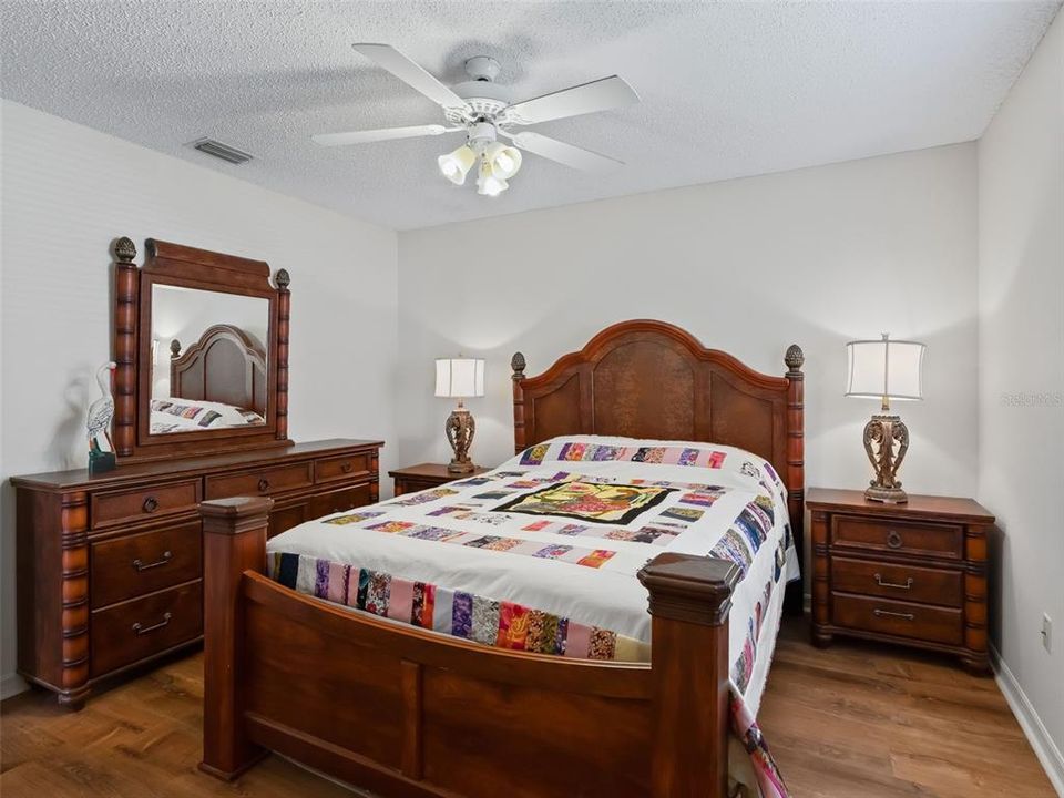 待售: $359,000 (3 贝兹, 2 浴室, 1993 平方英尺)