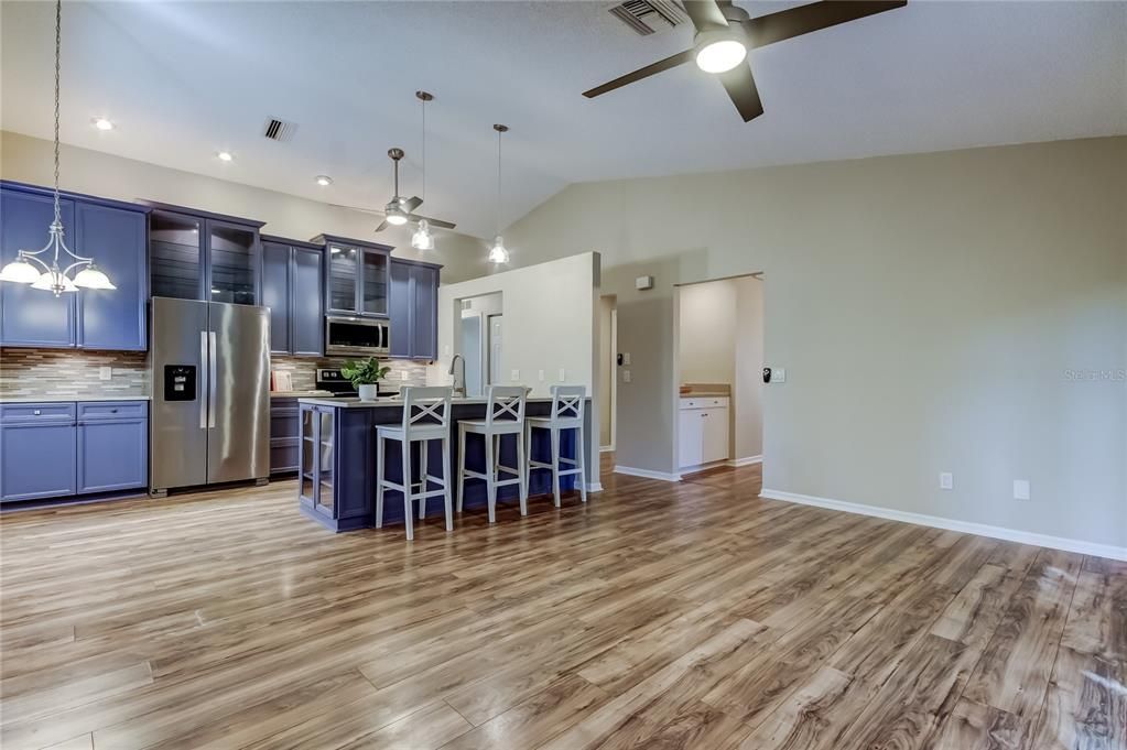 На продажу: $575,000 (3 спален, 2 ванн, 1680 Квадратных фут)