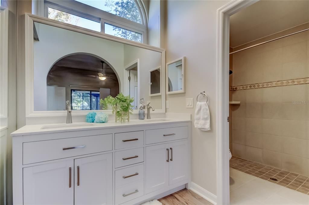 На продажу: $575,000 (3 спален, 2 ванн, 1680 Квадратных фут)