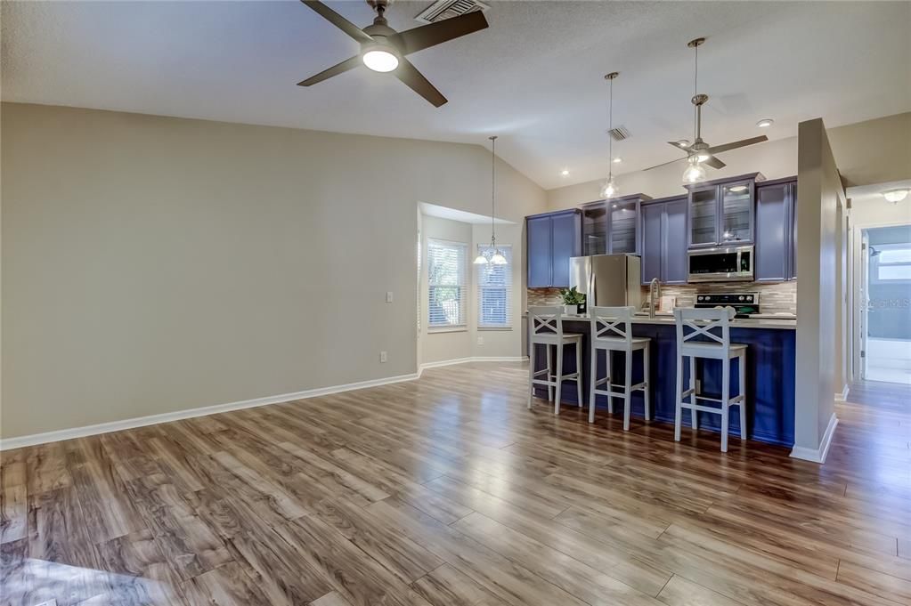 На продажу: $575,000 (3 спален, 2 ванн, 1680 Квадратных фут)