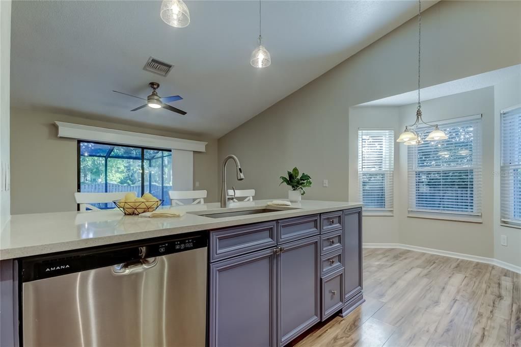 На продажу: $575,000 (3 спален, 2 ванн, 1680 Квадратных фут)