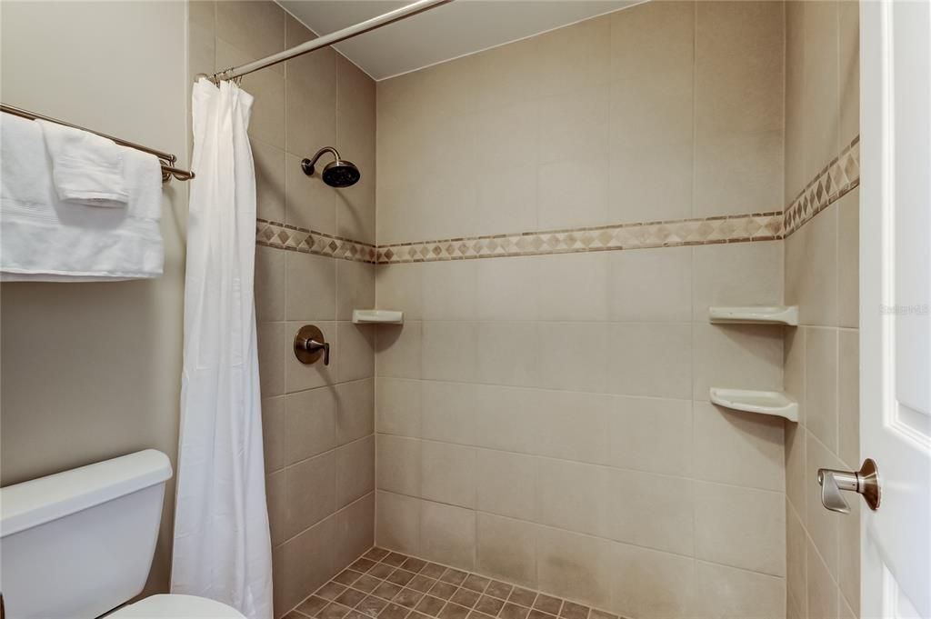 На продажу: $575,000 (3 спален, 2 ванн, 1680 Квадратных фут)