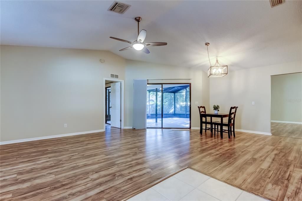 На продажу: $575,000 (3 спален, 2 ванн, 1680 Квадратных фут)