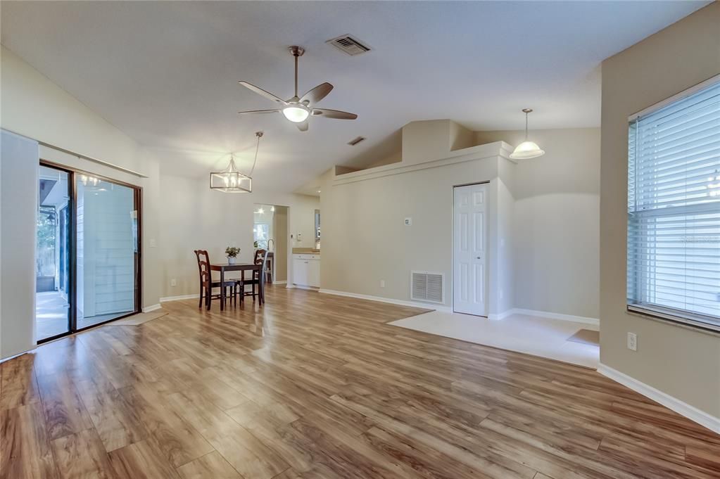 На продажу: $575,000 (3 спален, 2 ванн, 1680 Квадратных фут)