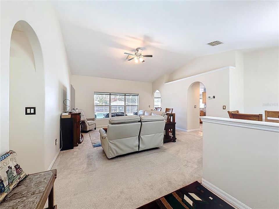 待售: $349,990 (3 贝兹, 2 浴室, 1874 平方英尺)