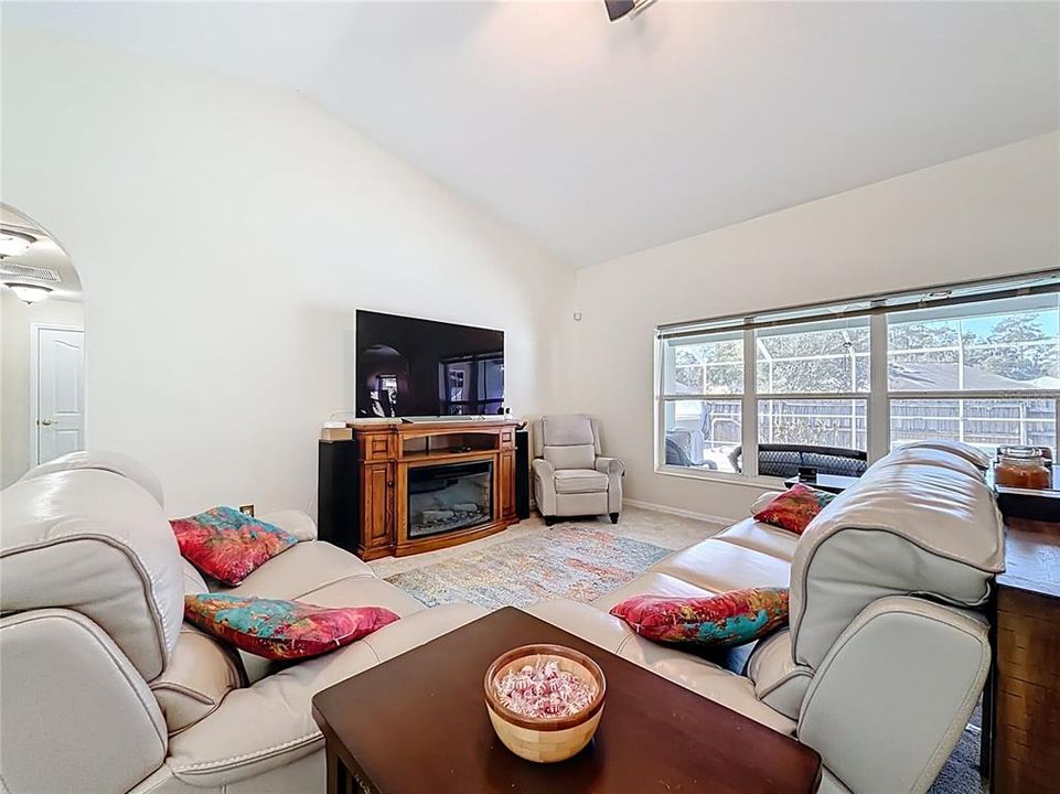 待售: $349,990 (3 贝兹, 2 浴室, 1874 平方英尺)