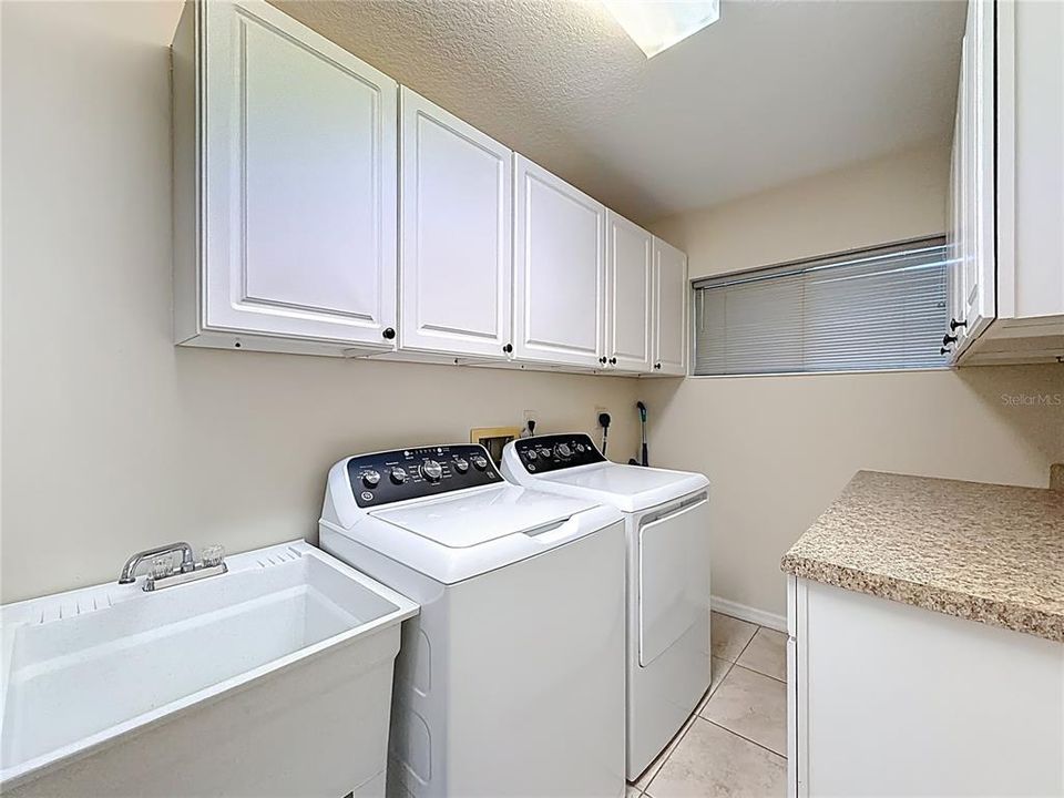 待售: $349,990 (3 贝兹, 2 浴室, 1874 平方英尺)