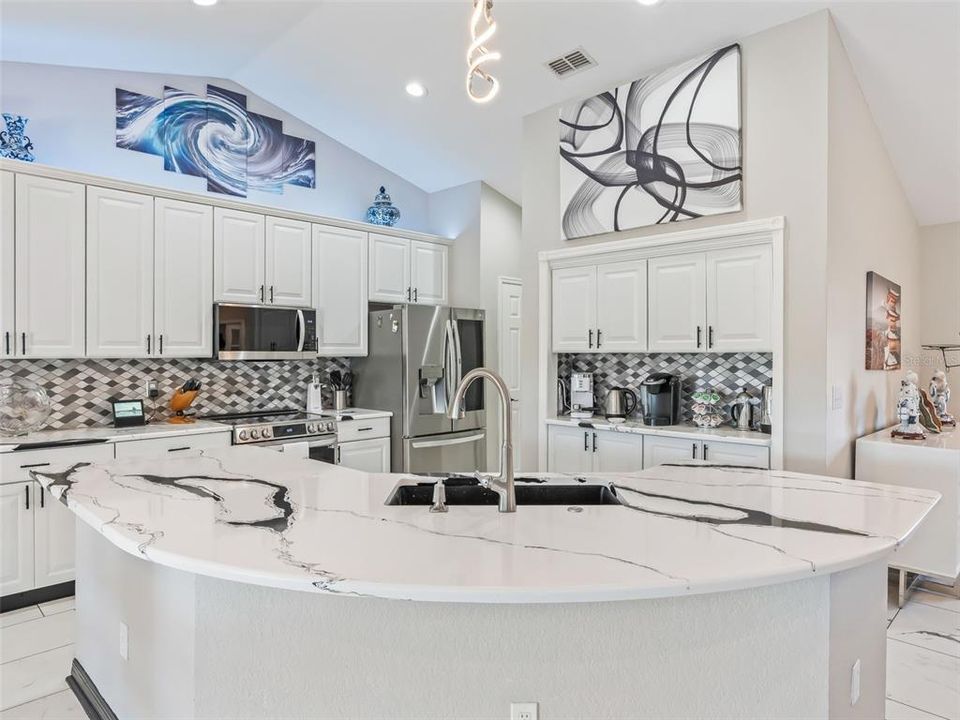 На продажу: $550,000 (3 спален, 3 ванн, 2071 Квадратных фут)