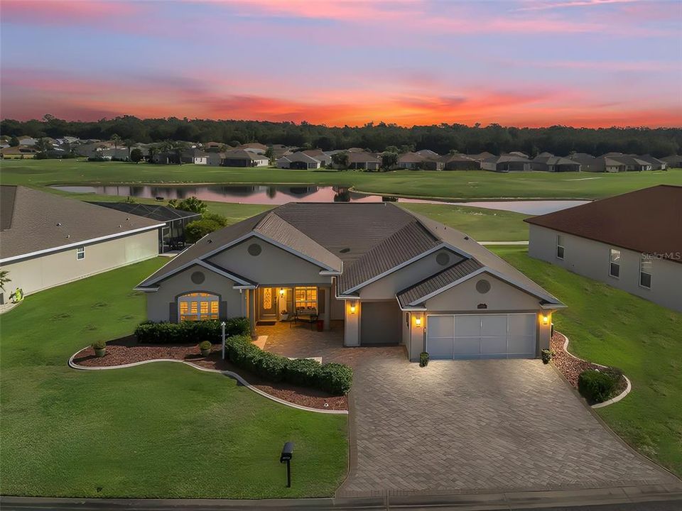 На продажу: $550,000 (3 спален, 3 ванн, 2071 Квадратных фут)