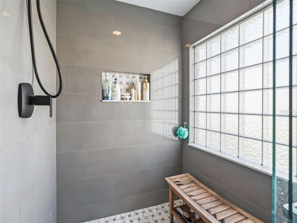 На продажу: $550,000 (3 спален, 3 ванн, 2071 Квадратных фут)