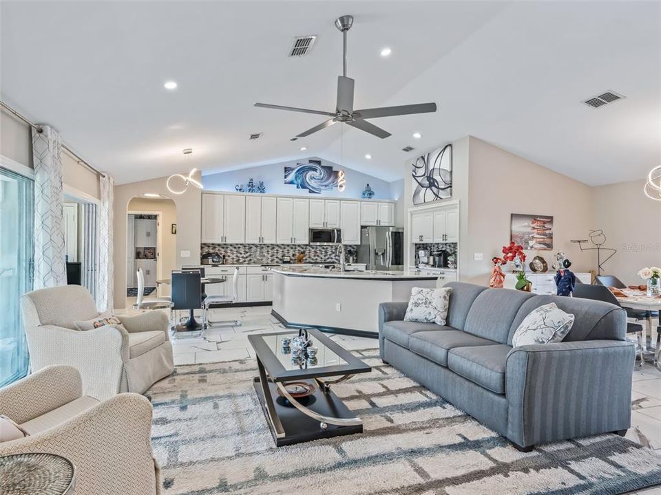 На продажу: $550,000 (3 спален, 3 ванн, 2071 Квадратных фут)