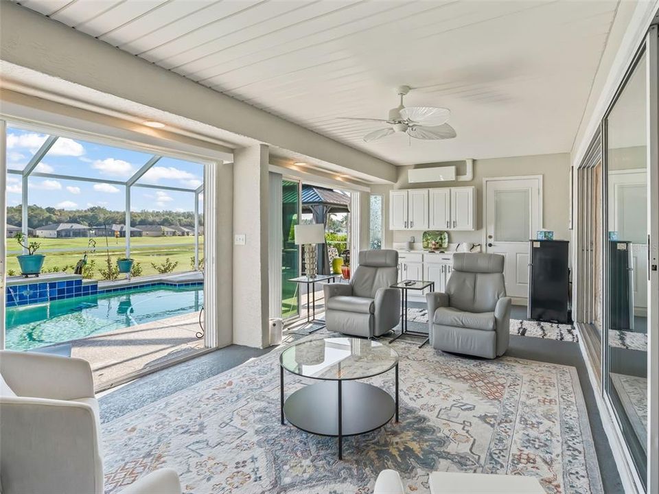 На продажу: $550,000 (3 спален, 3 ванн, 2071 Квадратных фут)