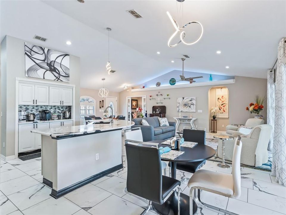 На продажу: $550,000 (3 спален, 3 ванн, 2071 Квадратных фут)