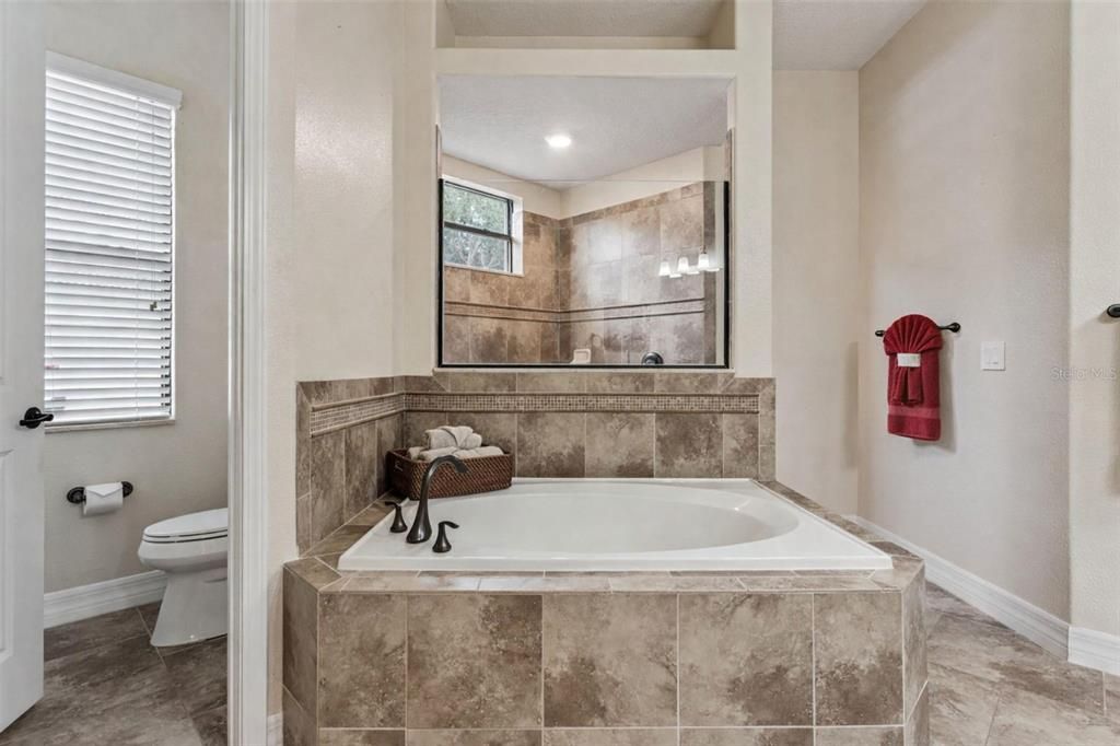 For Sale: $699,000 (4 beds, 3 baths, 2955 Square Feet)