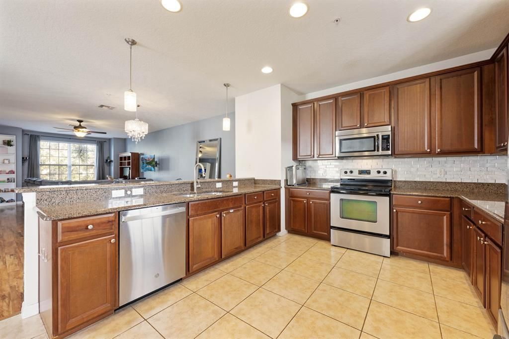 En Venta: $395,000 (3 camas, 2 baños, 2278 Pies cuadrados)