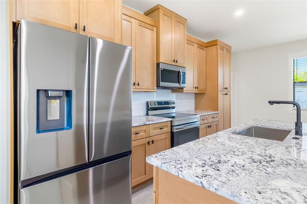 出租: $3,500 (4 贝兹, 4 浴室, 1865 平方英尺)