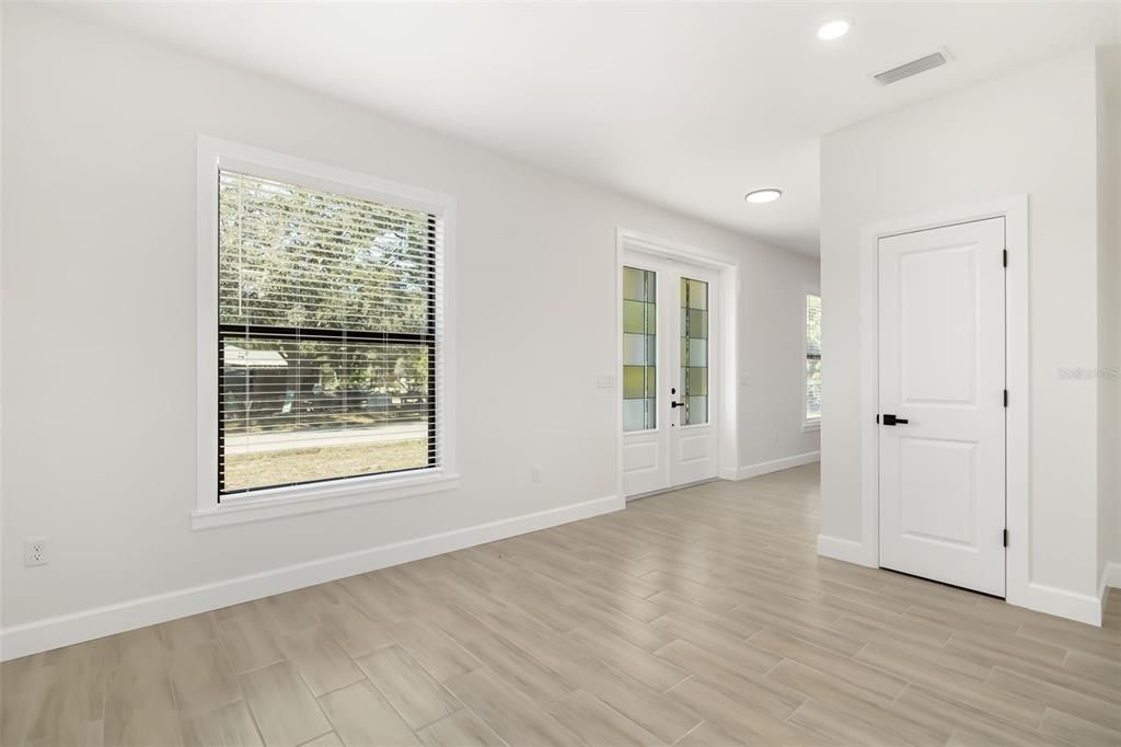 出租: $3,500 (4 贝兹, 4 浴室, 1865 平方英尺)