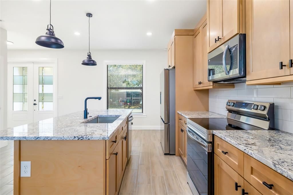 出租: $3,500 (4 贝兹, 4 浴室, 1865 平方英尺)