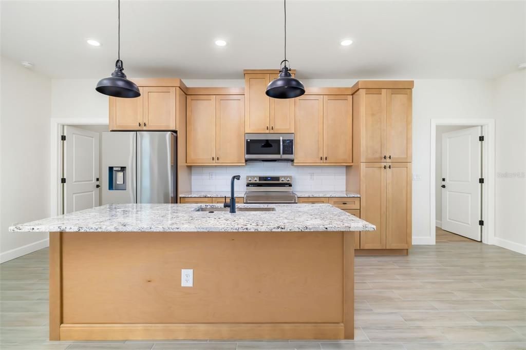 出租: $3,500 (4 贝兹, 4 浴室, 1865 平方英尺)