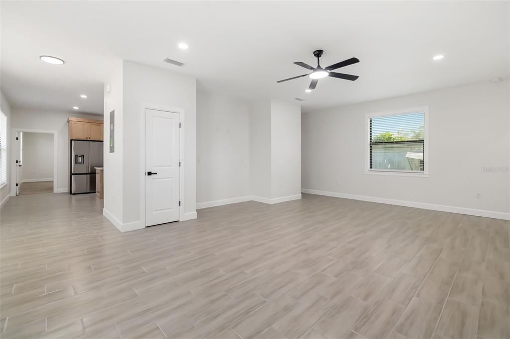 出租: $3,500 (4 贝兹, 4 浴室, 1865 平方英尺)