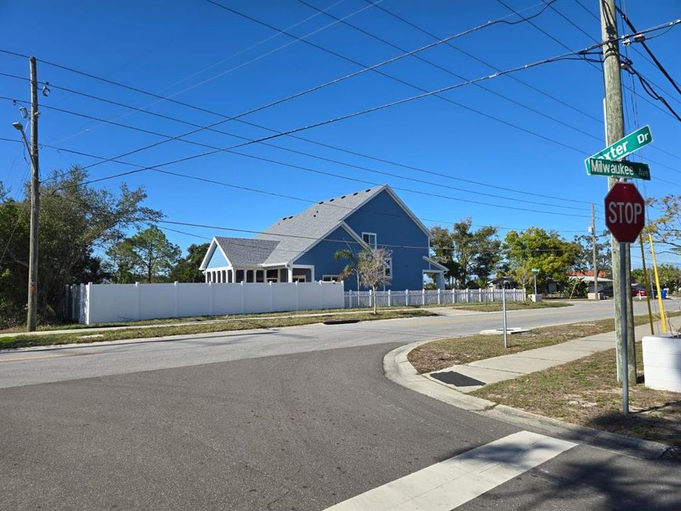 En Venta: $350,000 (0.20 acres)