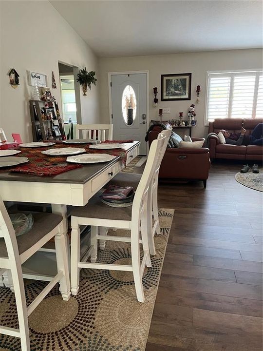 待售: $315,000 (3 贝兹, 2 浴室, 1760 平方英尺)