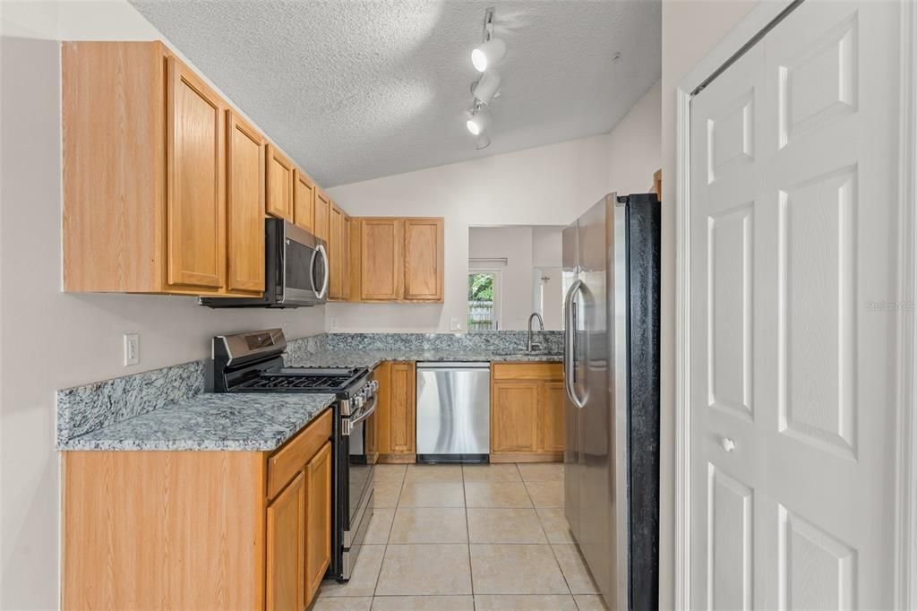 待售: $374,900 (3 贝兹, 2 浴室, 1450 平方英尺)