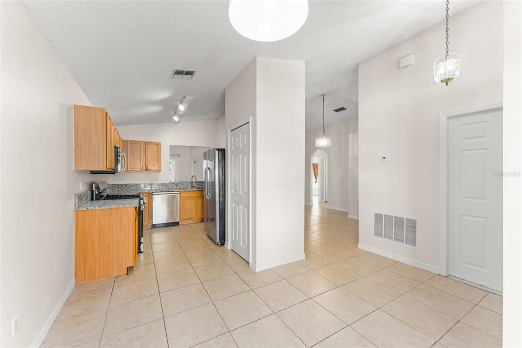 待售: $374,900 (3 贝兹, 2 浴室, 1450 平方英尺)