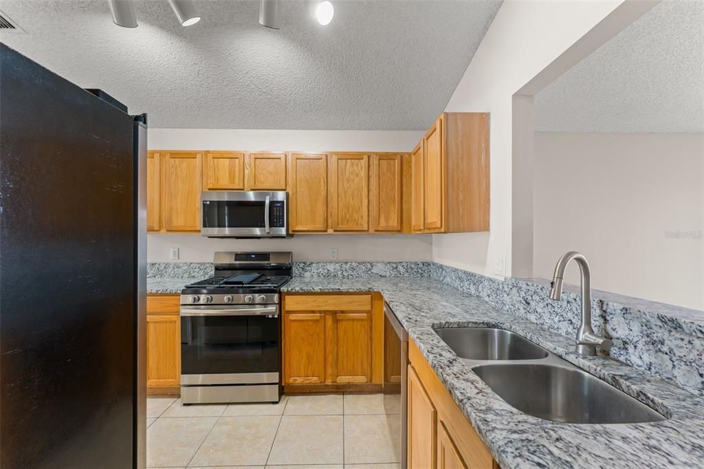 待售: $374,900 (3 贝兹, 2 浴室, 1450 平方英尺)