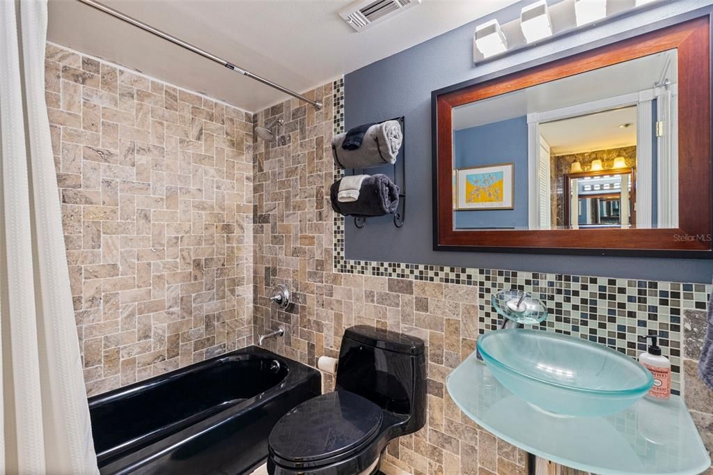 待售: $599,000 (2 贝兹, 2 浴室, 1240 平方英尺)