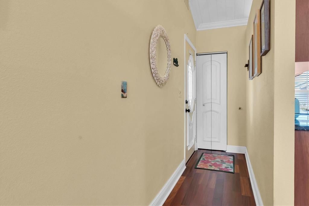 待售: $375,000 (2 贝兹, 2 浴室, 1015 平方英尺)