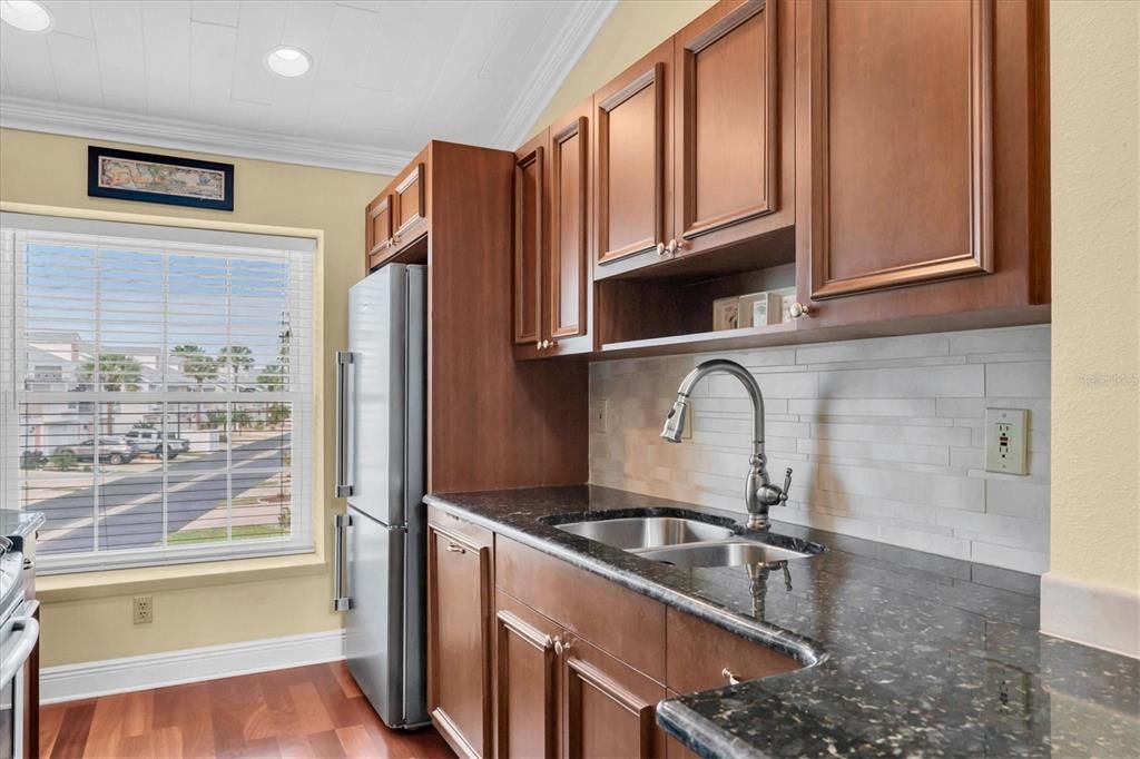 待售: $375,000 (2 贝兹, 2 浴室, 1015 平方英尺)