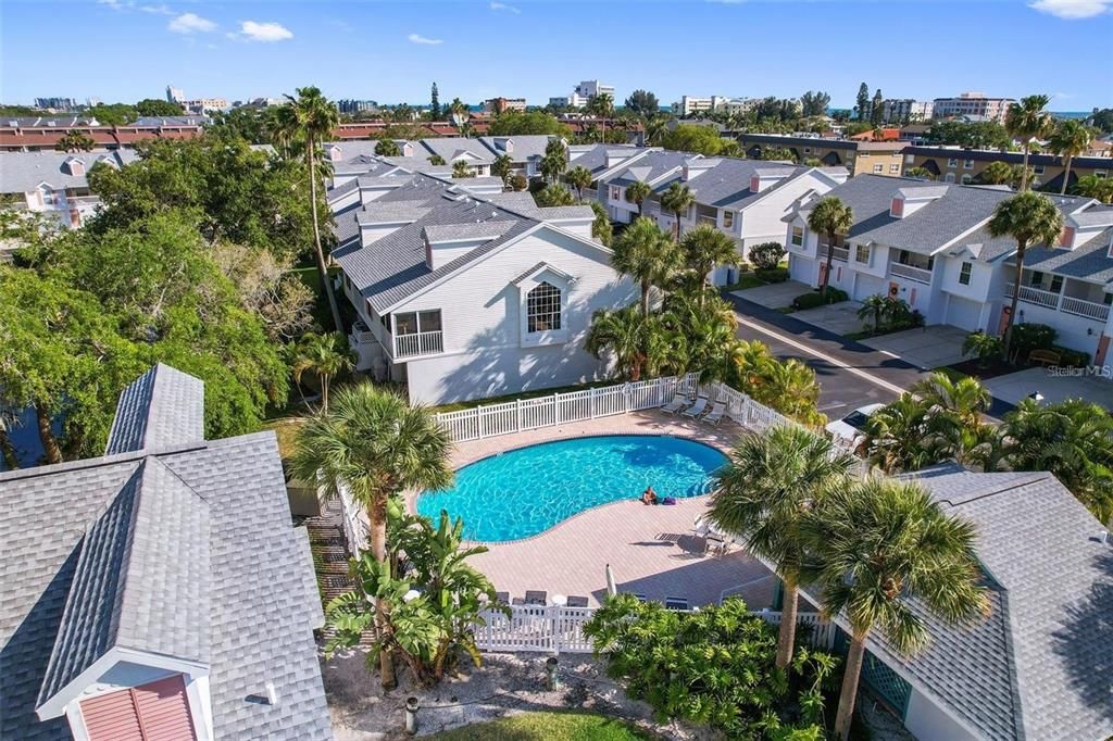 待售: $375,000 (2 贝兹, 2 浴室, 1015 平方英尺)