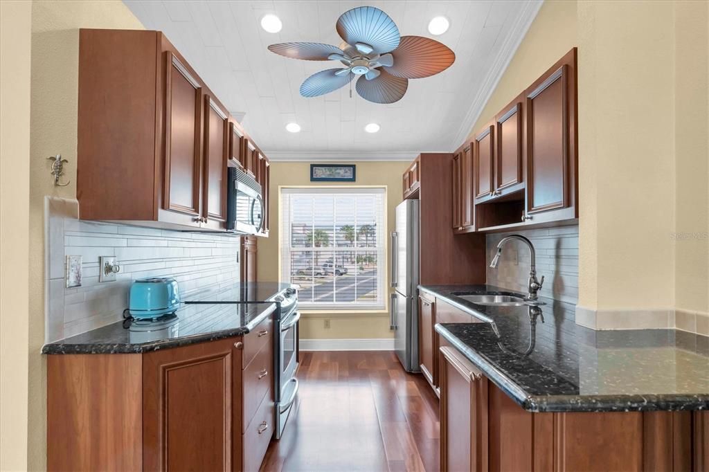 待售: $375,000 (2 贝兹, 2 浴室, 1015 平方英尺)