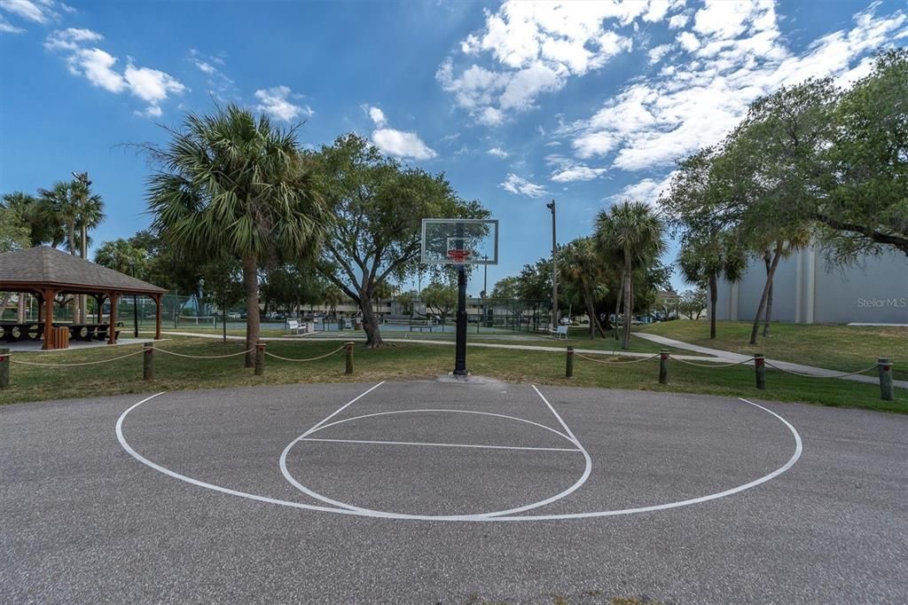 待售: $375,000 (2 贝兹, 2 浴室, 1015 平方英尺)