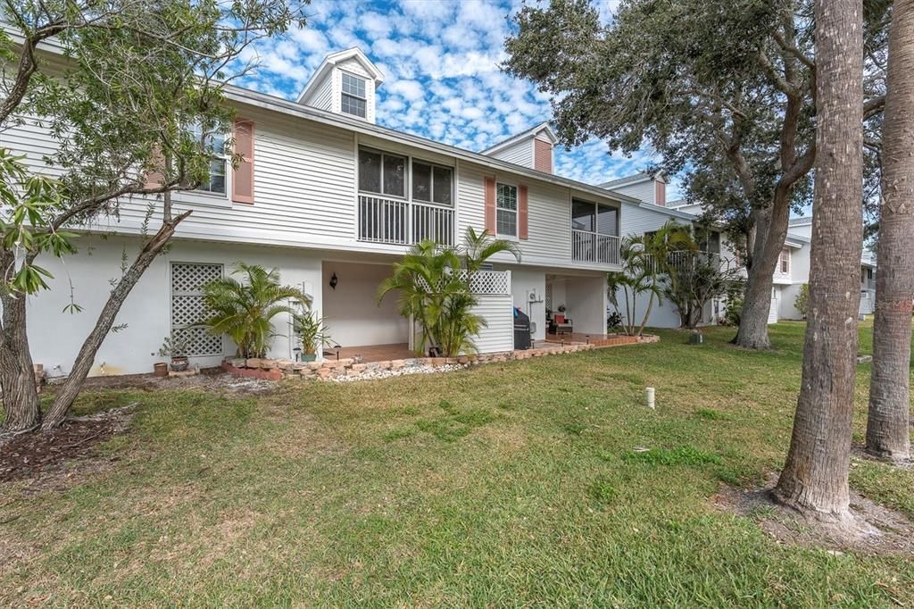 待售: $375,000 (2 贝兹, 2 浴室, 1015 平方英尺)