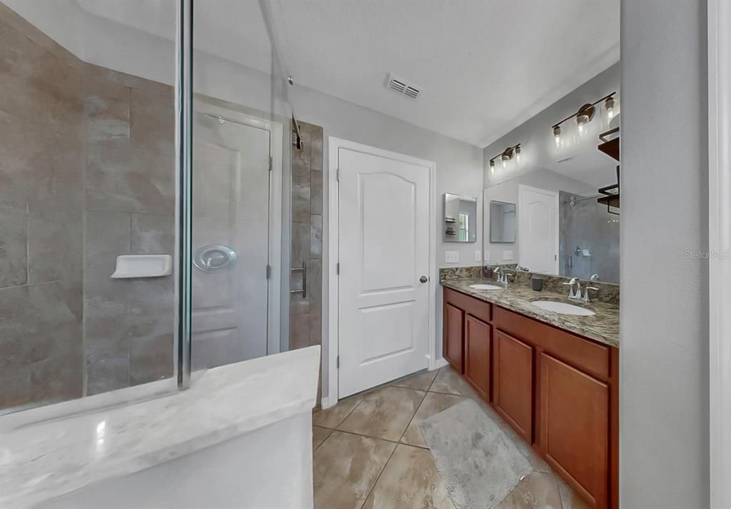 For Sale: $359,000 (4 beds, 2 baths, 1786 Square Feet)