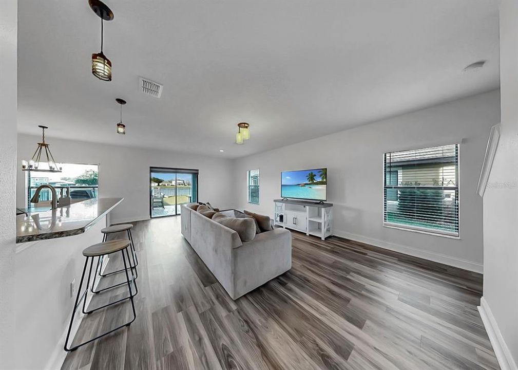 For Sale: $359,000 (4 beds, 2 baths, 1786 Square Feet)