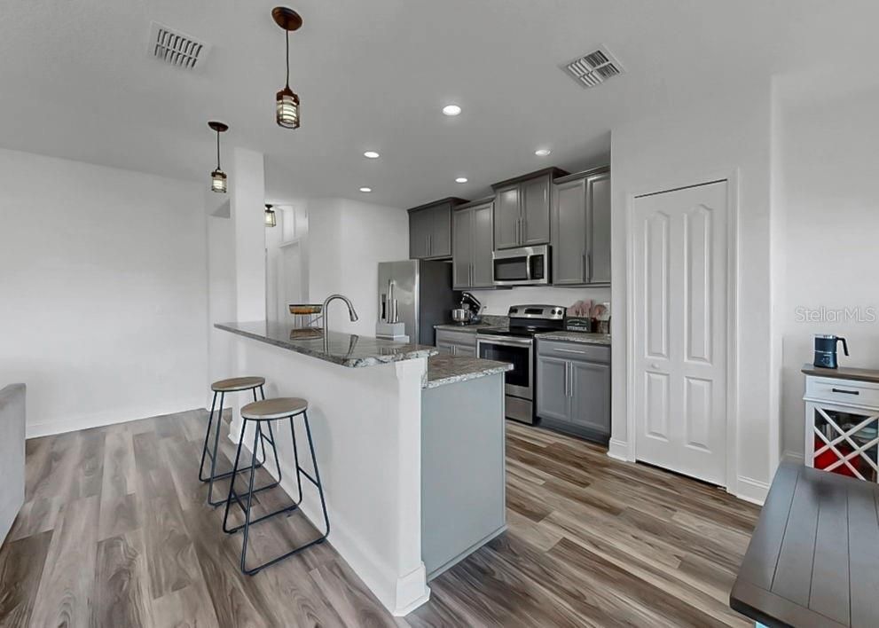 For Sale: $359,000 (4 beds, 2 baths, 1786 Square Feet)