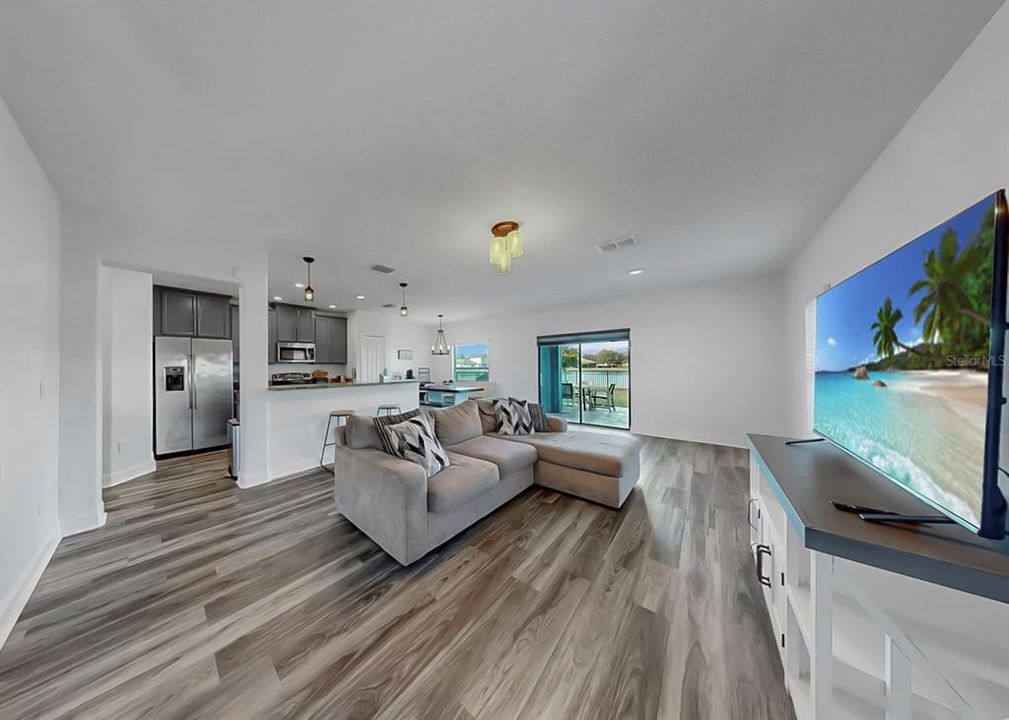 For Sale: $359,000 (4 beds, 2 baths, 1786 Square Feet)