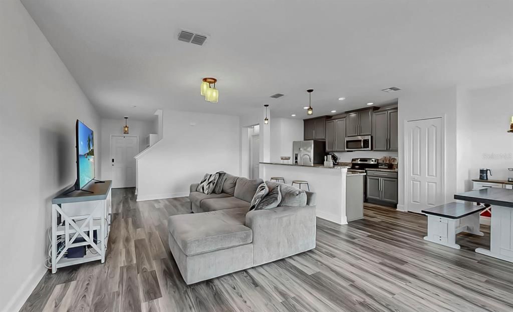 For Sale: $359,000 (4 beds, 2 baths, 1786 Square Feet)