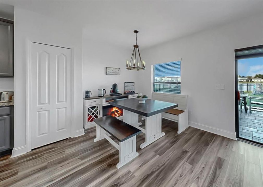 For Sale: $359,000 (4 beds, 2 baths, 1786 Square Feet)