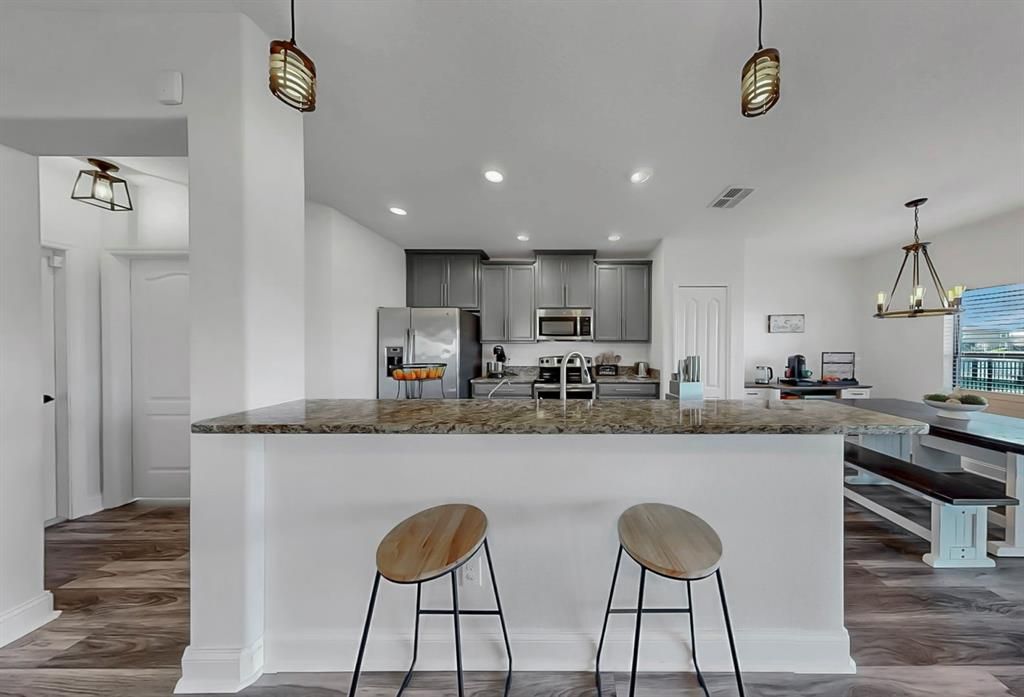 For Sale: $359,000 (4 beds, 2 baths, 1786 Square Feet)