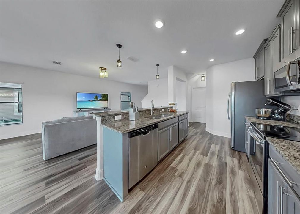 For Sale: $359,000 (4 beds, 2 baths, 1786 Square Feet)