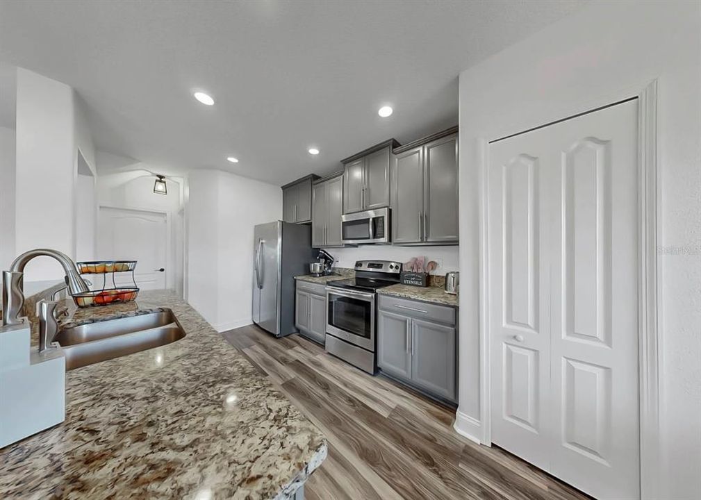 For Sale: $359,000 (4 beds, 2 baths, 1786 Square Feet)