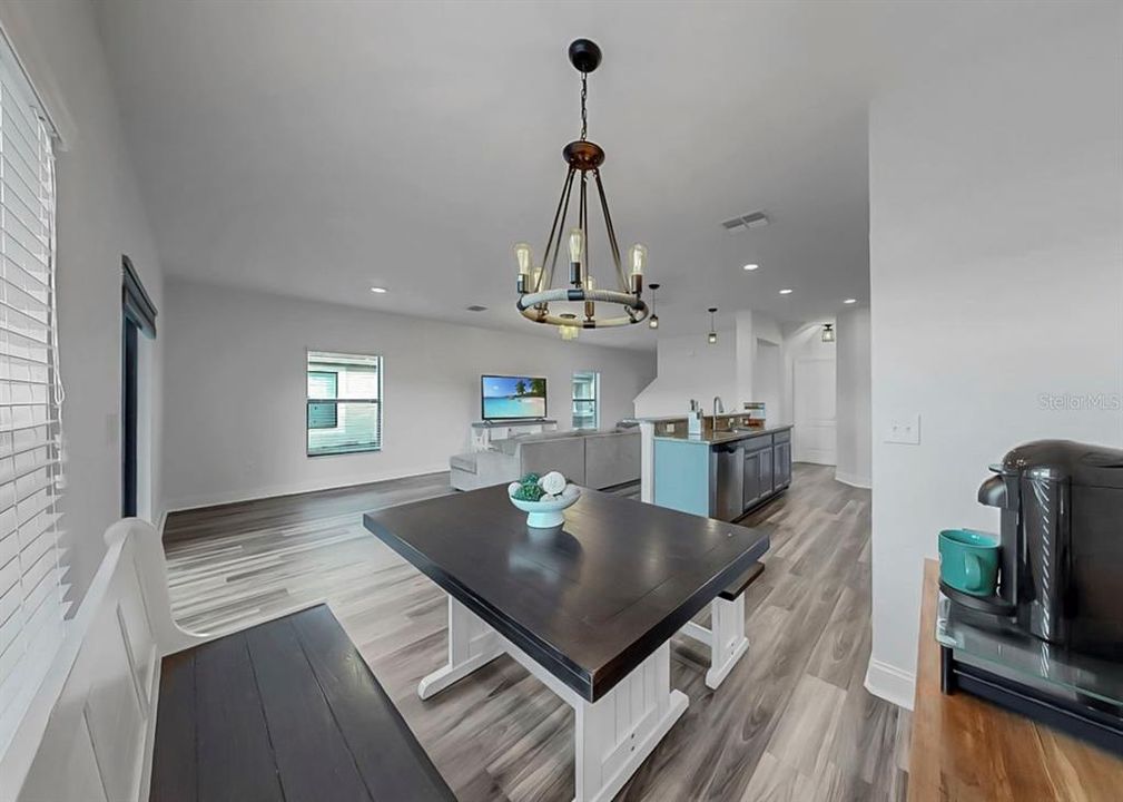 For Sale: $359,000 (4 beds, 2 baths, 1786 Square Feet)