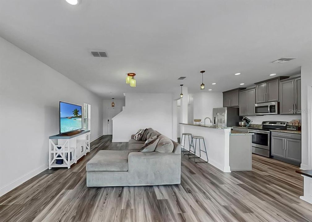 For Sale: $359,000 (4 beds, 2 baths, 1786 Square Feet)