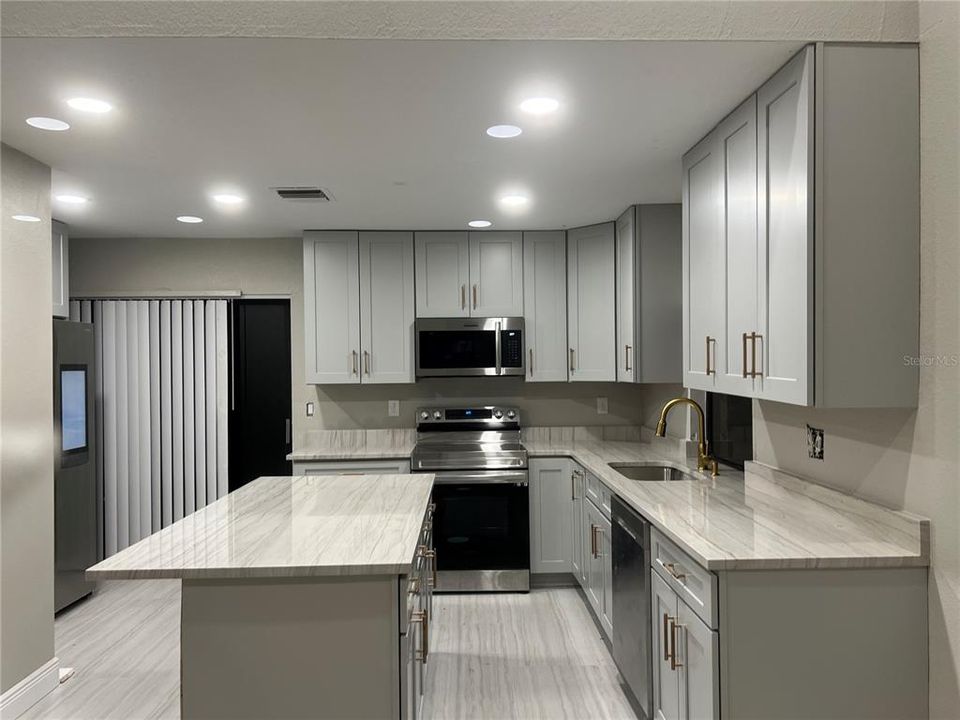 В аренду: $3,200 (3 спален, 2 ванн, 1633 Квадратных фут)